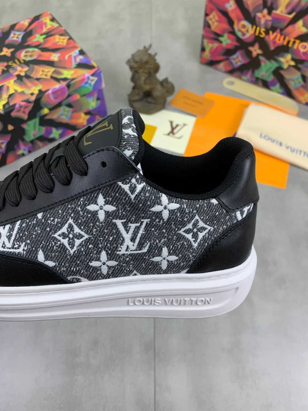 Men's men's shoes💰P520💰[New model]🆘High quality cowhide [Louis Vuitton]LV official website latest model🎁casual and fashionable men's shoes👟hot style💥simple and elegant style, exclusive for trendy men. Unique official website latest brand elements👑original decoration, fashionable and generous, the fabric is made of original denim➕comfortable and breathable mesh lining➕cow leather feet ✅The official website specifies wear-resistant casual outsole, the classic model is taken in real life🎬Color: 5⃣️colors available😍Number of codes: 38-44 Full set of packaging